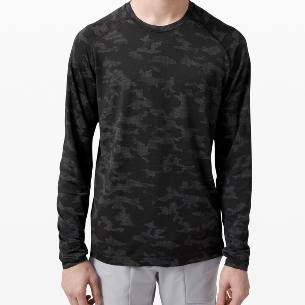 Lululemon Men's L Metal Vent Tech Long Sleeve Shirt Heritage Camo
Athletic